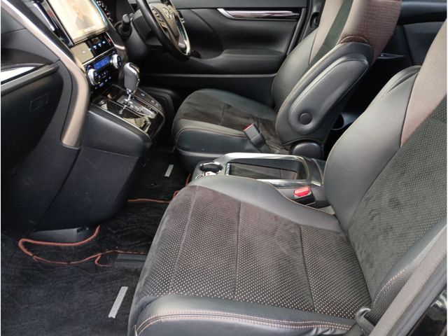 TOYOTA ALPHARD 2017