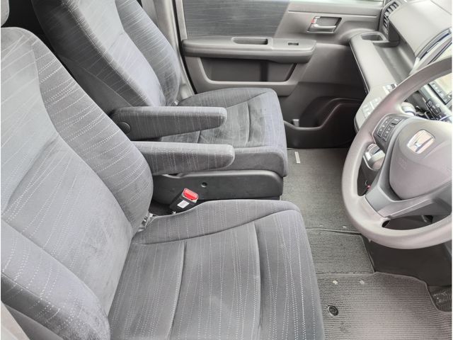 HONDA STEPWAGON 2011