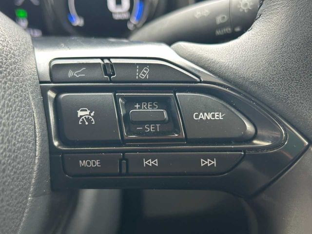 TOYOTA YARIS HYBRID 2024