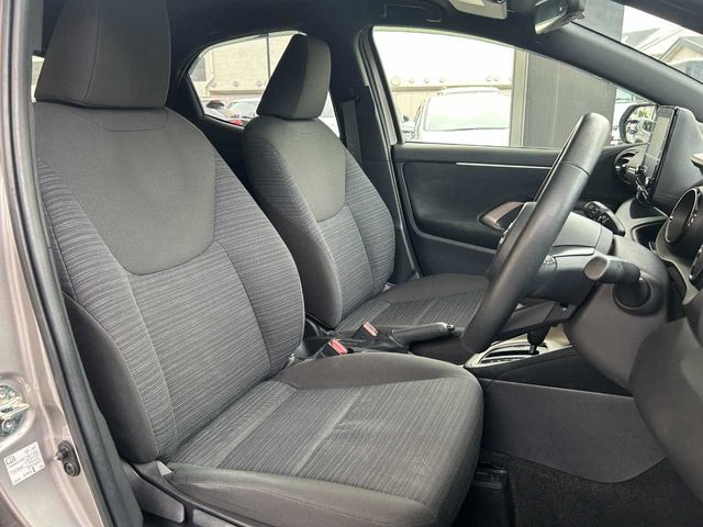 TOYOTA YARIS HYBRID 2024