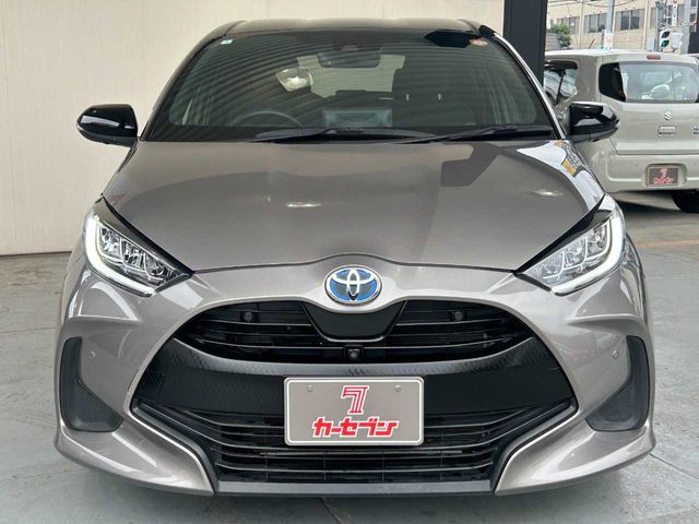 TOYOTA YARIS HYBRID 2024