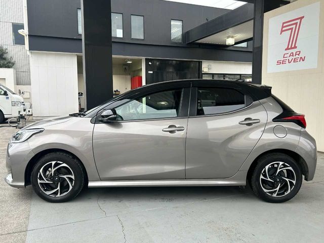 TOYOTA YARIS HYBRID 2024