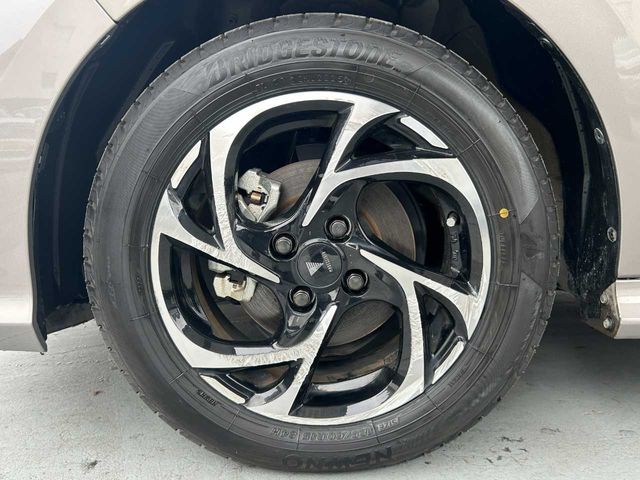 TOYOTA YARIS HYBRID 2024