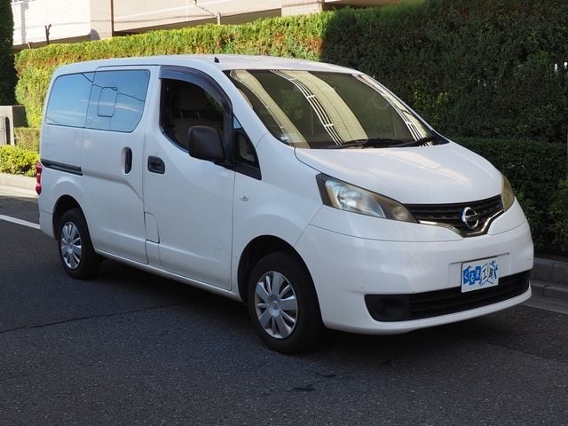 NISSAN NV200 VANETTE van 2017