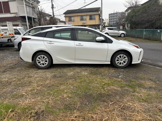 TOYOTA PRIUS 2022