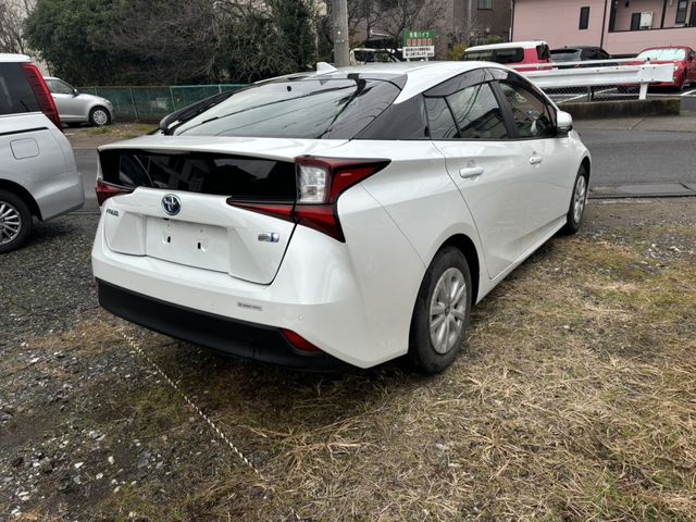 TOYOTA PRIUS 2022