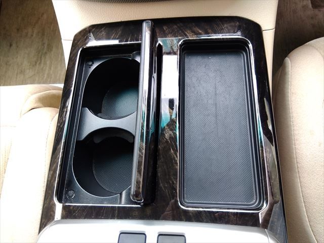 TOYOTA VELLFIRE  HYBRID 4WD 2014