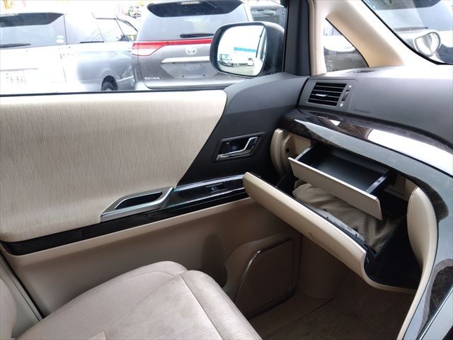 TOYOTA VELLFIRE  HYBRID 4WD 2014