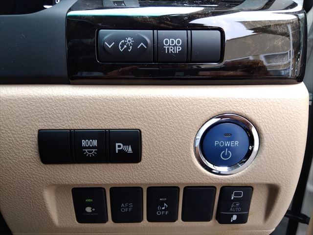 TOYOTA VELLFIRE  HYBRID 4WD 2014