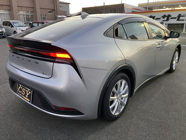 TOYOTA PRIUS 4WD 2025