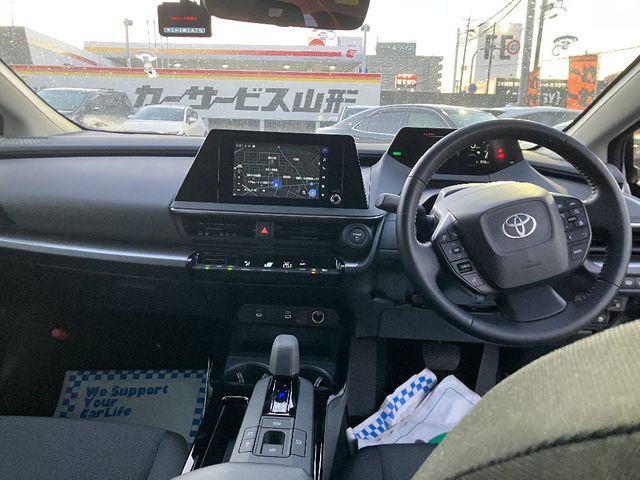TOYOTA PRIUS 4WD 2025