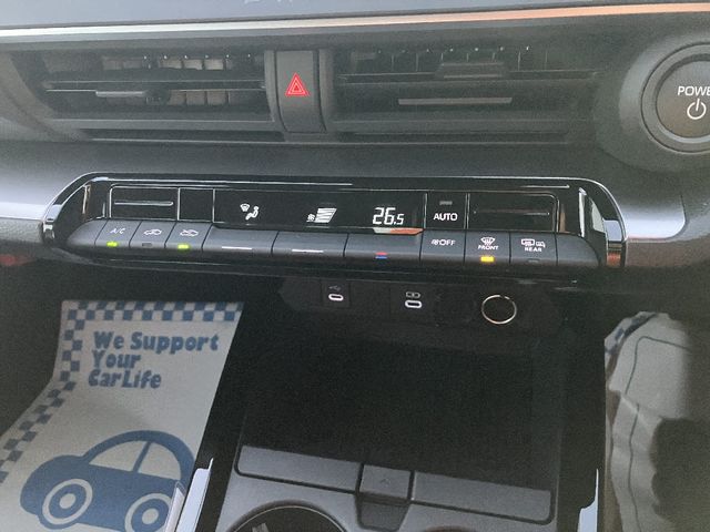 TOYOTA PRIUS 4WD 2025