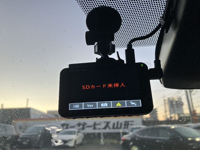 TOYOTA PRIUS 4WD 2025