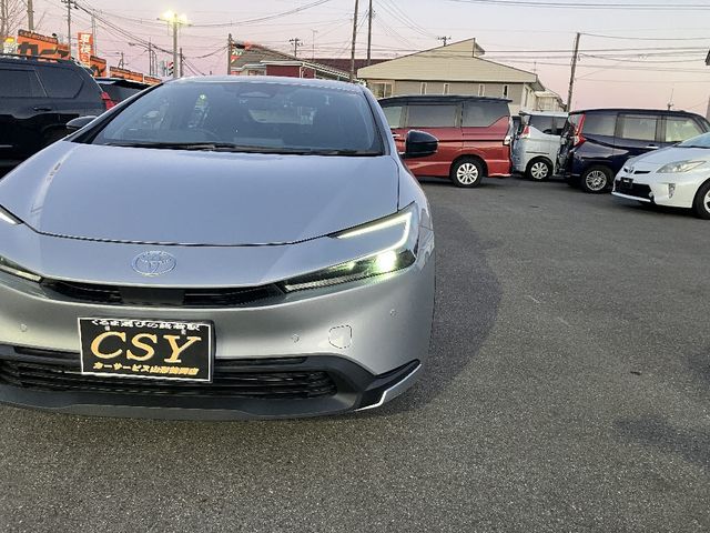 TOYOTA PRIUS 4WD 2025