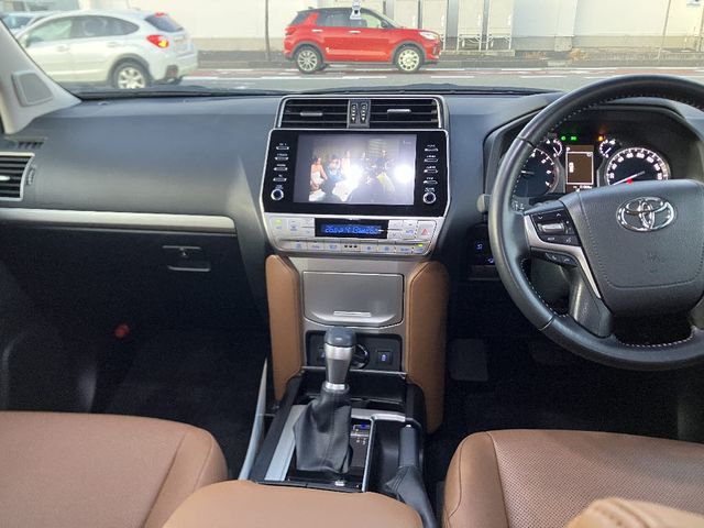 TOYOTA LANDCRUISER PRADO 2021