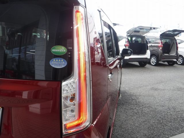 DAIHATSU MOVE CUSTOM 4WD 2018