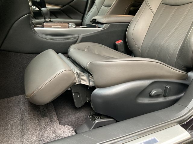 NISSAN FUGA 4WD 2021