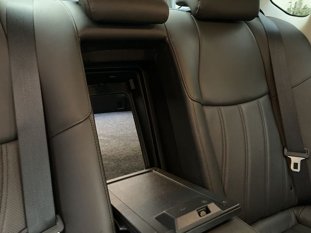 NISSAN FUGA 4WD 2021