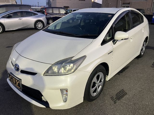 TOYOTA PRIUS 2013