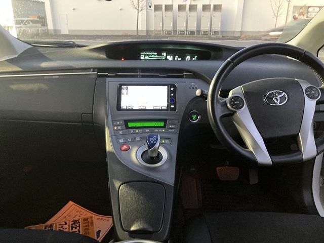 TOYOTA PRIUS 2013