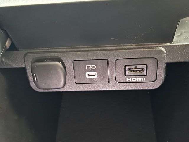 TOYOTA ALPHARD hybrid 4WD 2024