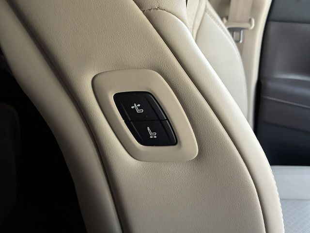 TOYOTA ALPHARD hybrid 4WD 2024