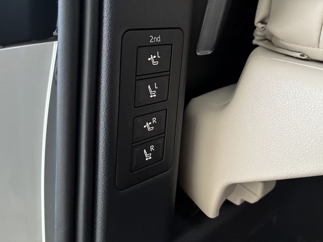 TOYOTA ALPHARD hybrid 4WD 2024