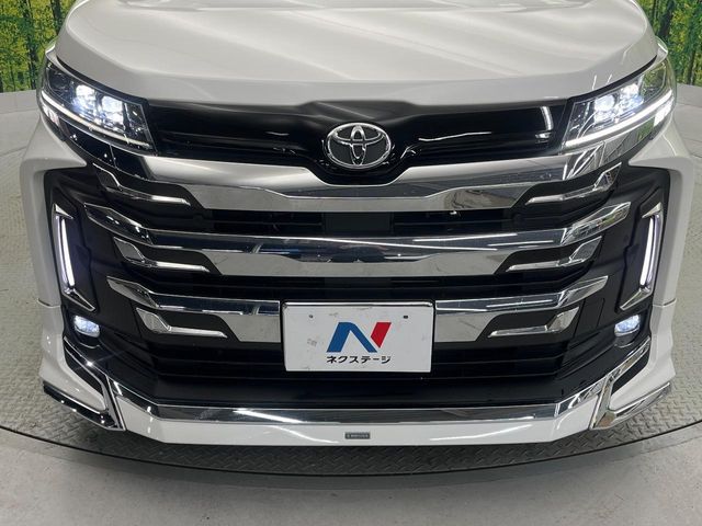 TOYOTA NOAH 2023