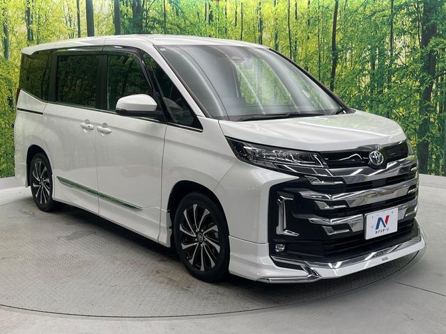 TOYOTA NOAH 2023