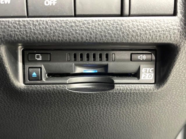 TOYOTA HARRIER HYBRID 2021