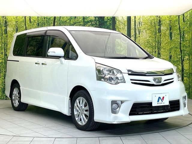 TOYOTA NOAH 2012