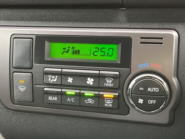 TOYOTA HIACE van 4WD 2025