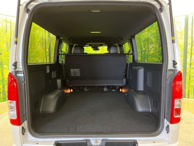 TOYOTA HIACE van 4WD 2025