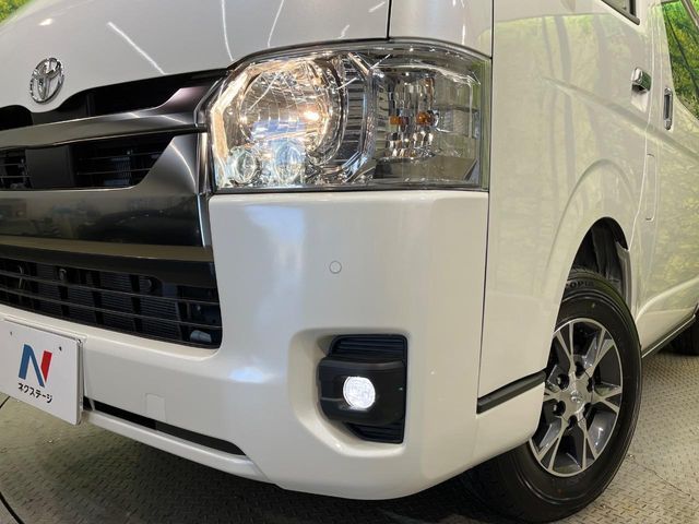 TOYOTA HIACE van 4WD 2025