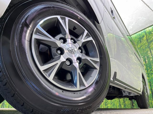 TOYOTA HIACE van 4WD 2025