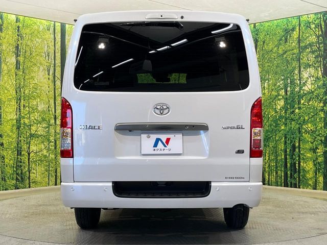 TOYOTA HIACE van 4WD 2025
