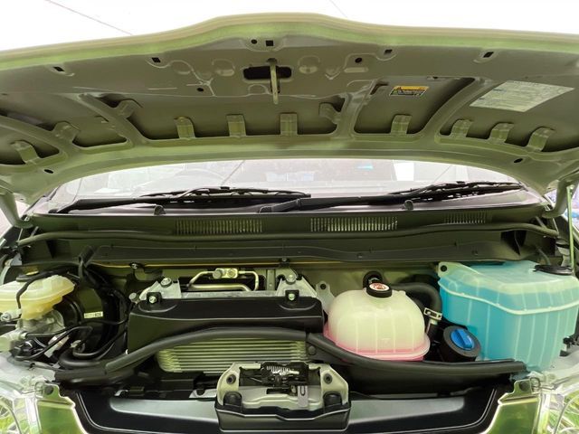 TOYOTA HIACE van 4WD 2025