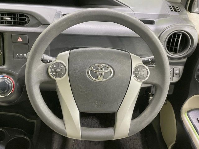 TOYOTA AQUA 2013