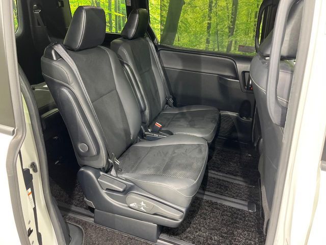 TOYOTA VOXY 4WD 2020