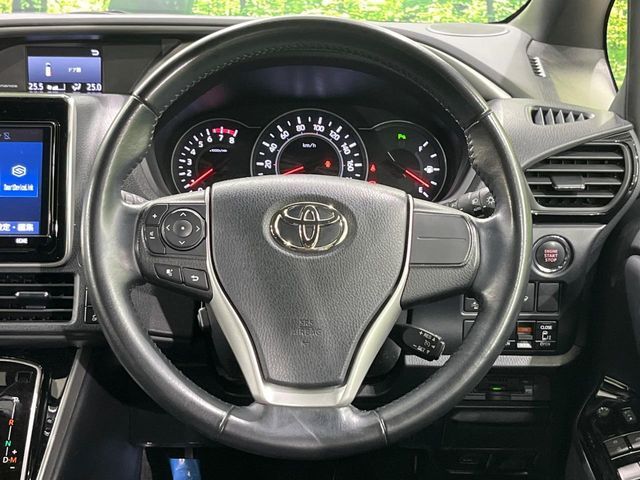 TOYOTA VOXY 4WD 2020