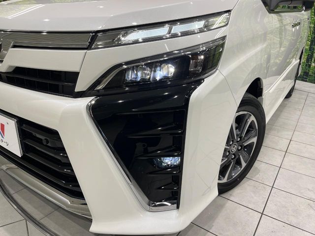 TOYOTA VOXY 4WD 2020