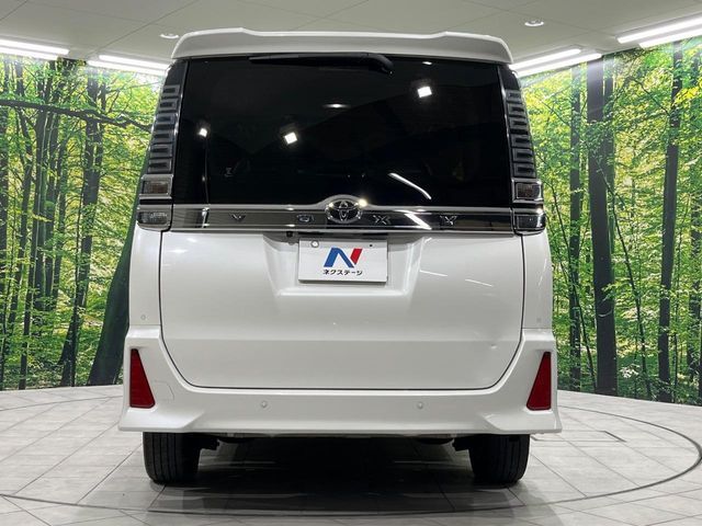 TOYOTA VOXY 4WD 2020