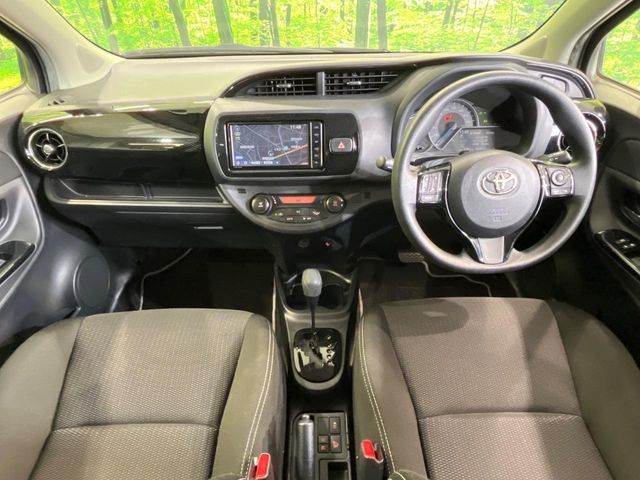 TOYOTA VITZ HYBRID 2019