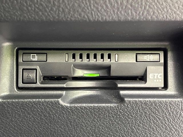 TOYOTA VITZ HYBRID 2019