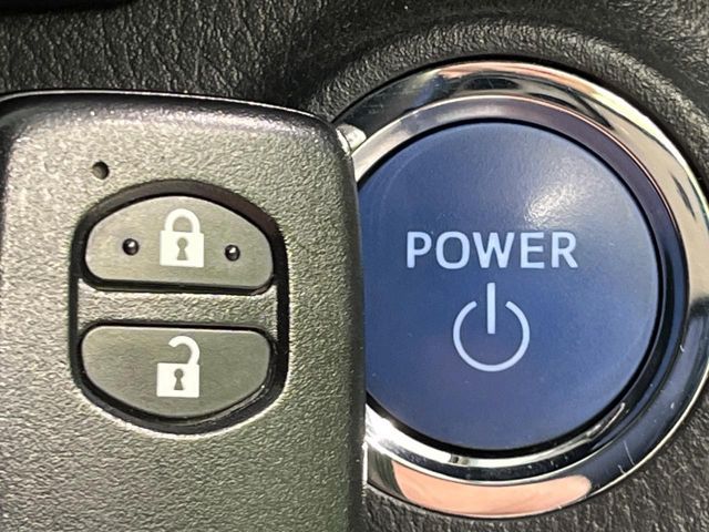 TOYOTA VITZ HYBRID 2019