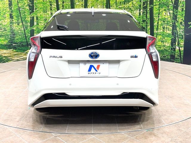 TOYOTA PRIUS 2017
