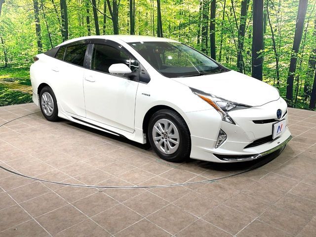 TOYOTA PRIUS 2017
