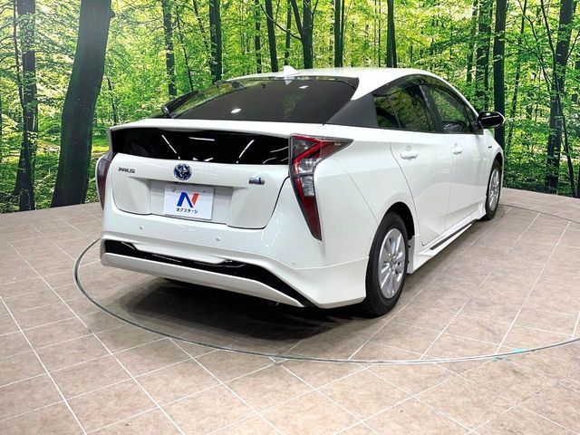 TOYOTA PRIUS 2017