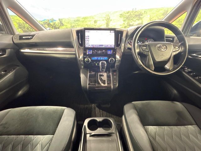 TOYOTA VELLFIRE 2019