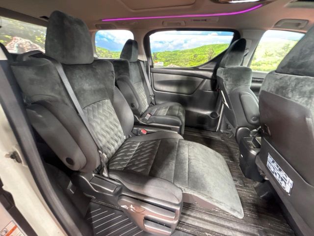 TOYOTA VELLFIRE 2019